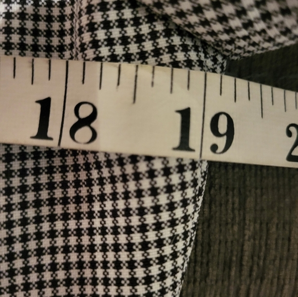 Black and White Checkered Blazer - Picture 3 of 4